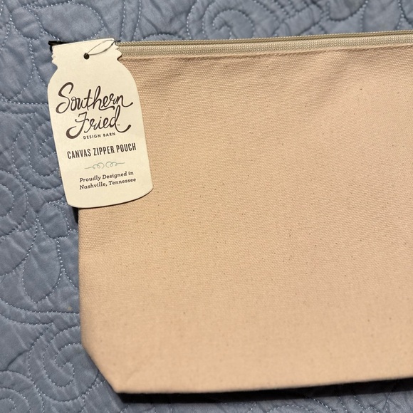 BRAND NEW - Southern Fried Design Barn
Pretty Is As Pretty Does Zipper Pouch - Picture 12 of 14